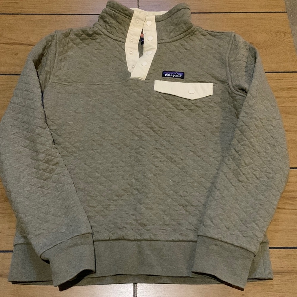 Patagonia quilted snap t